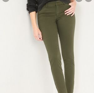 Old Navy Mid-Rise Pixie pants
